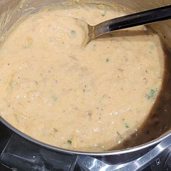 absolutely loved this! super tasty! made it easier on myself and used a frozen steam bag of cauliflower. doubled the spices and used half vegetable broth, half chicken broth (just because I thought I had more chicken broth than I actually had!) 