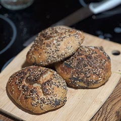 I made the bread rolls that i can’t find pn this page and OMG… a dream. Its the first time im not upset with how my bread turned out. And the flavour is spectacular