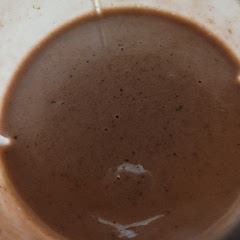 Habe keine Avocado genommen, sondern eine ganze Banane.
Riecht eher schlecht, dass ich Angst hatte zu probieren. 
Glaube man sollte Avocado und Spinat komplett weglassen.
Aber schmeckt ganz durchschnittlich. Trotzdem nie wieder!