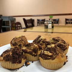 Theyre def on the small side, about what you’d expect for 60cal. A nice amount of fluffy and mildly sweet, cooking time is a pinch too long but other than that theyre okay!