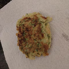 I would add less Milk. I added some flour but it was still very watery. Or double the baby marrow, but batter needs to be thickened someho. Betterr remove half the milk Id say!
Worth doubling up the recipe if uou want to put away for lunches!