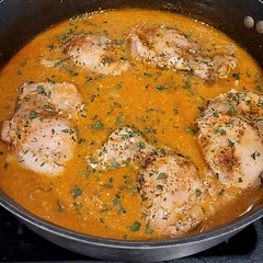 Delish! Added 1 tbsp cornstarch to thicken sauce plus 1 extra tbsp honey and 1 extra tbsp greek yogurt. Served over quinoa and spinach for me, broccoli for hubby. 