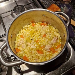 A delight to cook and tasty too! Amazing for lazy winter dinners :)
(probably gonna add some water later but it's a personal preference)
