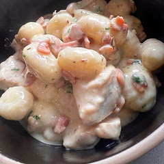 Loved this! Super easy and family friendly, though I think next time I might add a little more herbs as it was only a slightly bland side but still yum! One pan easy breezy.