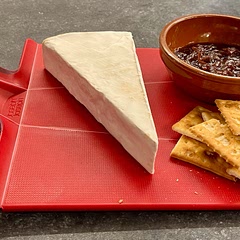 Delicious with Brie and crackers!