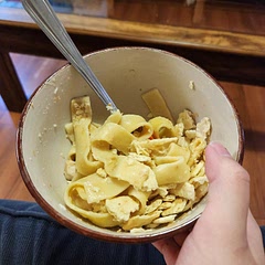 Would be using a thinner noodle next time. It is a little bland, so add more seasoning. 