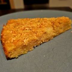 Made this, but way to bland. Suggest more types of seasoning and add onions and ham to filling. Quite an easy kid friendly dinner option, especially due it's form. 