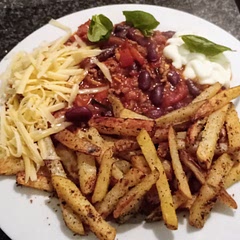 Perfect with salt n black pepper chips, cheese and a dollop of sour cream. Lots of leftovers for tomorrows lunch