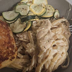 Delicious recipe 😋 I added a little cream cheese for a creamier sauce. Pair with veggies and garlic toast and wah-lah ! Lol