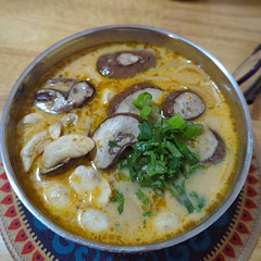 Delicious soup! 😋 I added noodles to mine. You guys should try this. 