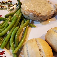 I made it with Dijon green beans and rolls mmmmmmm