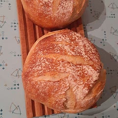  I do kneed every 30 minutes for about 3 or 4 hours then I place it to rise in a bowl on top of my fridge to keep it warm. The bread is so much better with a bit of work.