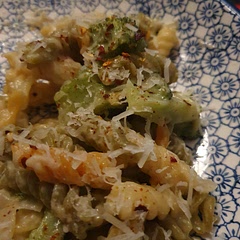 This was ok but without the chilli flakes it would have been quite bland. Wasn't very Cheesy 