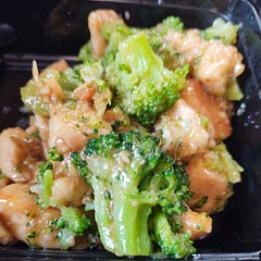 It tastes so good!! Next time I will steam my broccoli last, because it got softer than I wanted, but overall this came out great!
