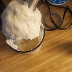 So easy and delicious toum