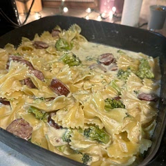 Delicious meal! Made in my large skillet (as I do not have a large pan to make it in) and served with garlic bread. Amazing!