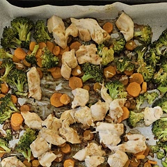Tho I used salt on chicken prior to baking and sprinkled salt over the veggies too. It's very comforting food and light 😊