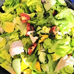 This was a hit! Even my child who doesn't like salad loved it! The portion size is large!