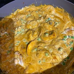Love this recipe and so easy to make. I add sliced mushrooms and a handful of peas, I use a tablespoon of curry paste instead of powder to give a more intense flavour 
I serve with rice and naan bread