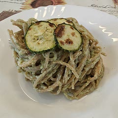 Good recipe! Added 2 tbsp nutritional yeast into the sauce. Set oven to 200°C