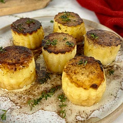 Bring your Fondant Potatoes to the next level by adding a truffle twist.
This surprisingly simple recipe turns humble potatoes into a gourmet sensation!
Check the recipe source for the instructions ❤️