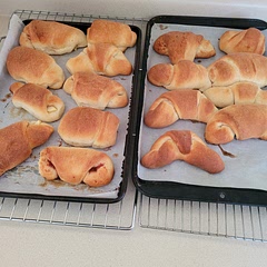 Definitely will be making this again. Some of them I put  apple jam, Others I put slices of apples sprinkled with cinnamon and sugar. Will have to practice on my shaping.