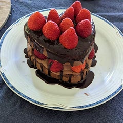 lovely recipe - best to eat the same day otherwise the cake can taste a bit stale. With the whipped cream, I had to be very careful not to overwhip it, but I believe it turned out alright in the end 😆