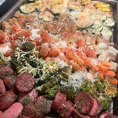 Topped ours with shredded parm
Sausage, broccoli, carrots, potatoes, zucchini, yellow squash