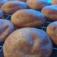I used a 1.5 inch scoop and cooked 11 minutes. Yummy!