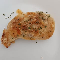 Very easy recipe.  Hubby loved it!  Next time I will try a variation - substituting Dijón mustard for the lemon juice. 