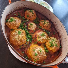 Delicious, easy, and a total crowd pleaser. Add in some extra veg such as red pepper or aubergine.