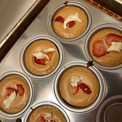 I do not know the art of melting white chocolate but these turned out surprisingly well and tasty!