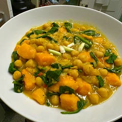 Nice and spicy and good. Only had a tiny bit of lentils left so had to use chickpeas too.