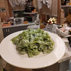 I used spinach pasta and it came out really delicious even though my lemons were sadly waxed, so I could not add zest.