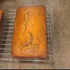 4 medium bananas, pureed (purree does cause some loss of moisture). Added nutmeg in with cinnamon. Moisture retention was okay. Flavor was nice. 3.5/5 stars