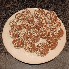 Overall it tasted good. However I needed to double the amount of dates and almond butter to make it stay in a ball shape.