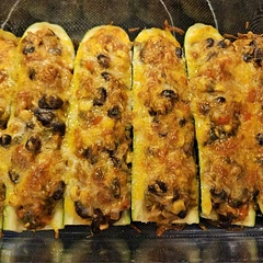 Quicken easy to bring to Work for lunch It holds for a couple of days in the fridge Easy for my meal prep