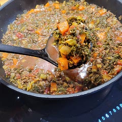 Make sure to add a good amount of salt and pepper to this recipe. I also added Kräuter der Provence to bring out the flavors a bit more. With out these the taste profile was a bit flat 