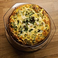 Wir haben statt Feta, Hirtenkäse und statt Spargel Lauch genommen und das hat super geklappt!
Wir haben schon mehr Käse dazu getan aber das nächste mal machen wir mehr rein.
Sehr lecker, sehr empfehlenswert :)