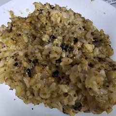 일단 잡곡밥으로 해서 그런지 식감이 별로다. 더 creamy 하게 할려면 생크림은 필수일 것 같고 간도 조금 더 하면 좋을듯. 베이컨 같은 걸 넣으면 괜찮으려나...?
