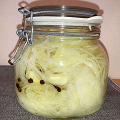 I only had white onions so that’s what i used for this recipe. Very easy and quick to make!