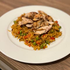 Smashing recipe! Used 2 packs of brown basmati microwave rice & 600g chicken thigh. Serves 5 for under 500kcal each. Very spicy but great flavour