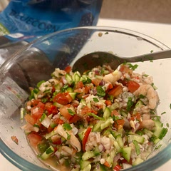 Such a simple recipe - but made for a light, fresh, tasty dinner. Subbed jalapeños for red chilli’s and chopped up the prawns rather than dicing - liked the more mince-like texture of the prawns.