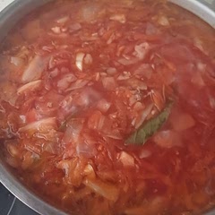 Добавил лавровый лист и немного чеснока. Очень вкусно. 
