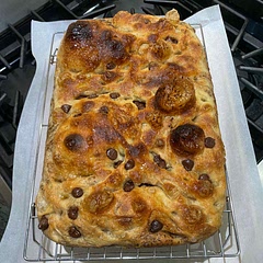 Ok…. Lacey bakes…. Look at this focaccia 🙌♥️
I used the same day focaccia recipe and it is amazing.  Thank you from the bottom of our very satisfied stomachs 😉