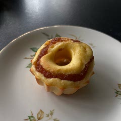 I made these in little bundt cake molds and they where the perfect little after dinner treat!