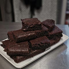 I did it for some friends, and it was gone so fast I made another batch :)). 
Absolutely delicious. Loved the creamy texture.