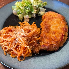 I breaded and fried the chicken first then put it in the oven with the sauce and mozzarella on top for 10 mins at 350.