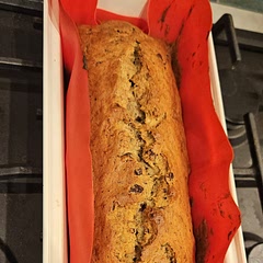 Used only 100g of sugar but added 60g of dark chocolate chips . Also add cinnamon, cloves and nutmeg. It was super simple and delicious.