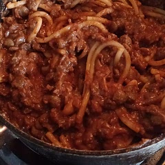 Added some sautéd button mushrooms, lentil meatballs and vegan  beef flavored gravy to make it more like spaghetti sauce.